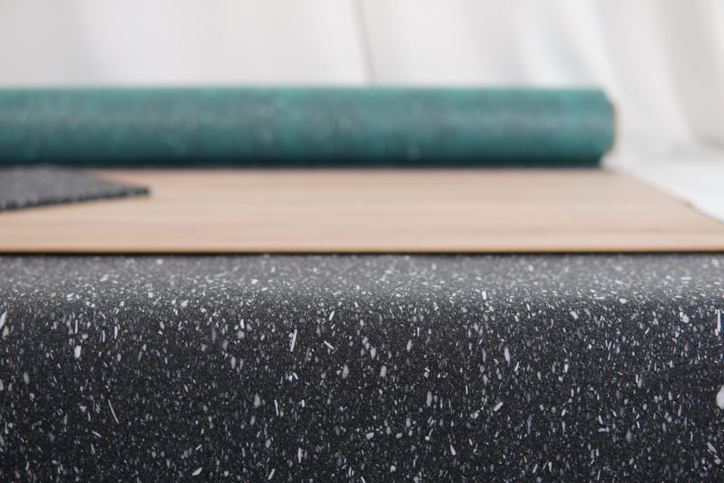 Regenerowana pianka PUR Rebondex - próbki produktów różnych gęstości